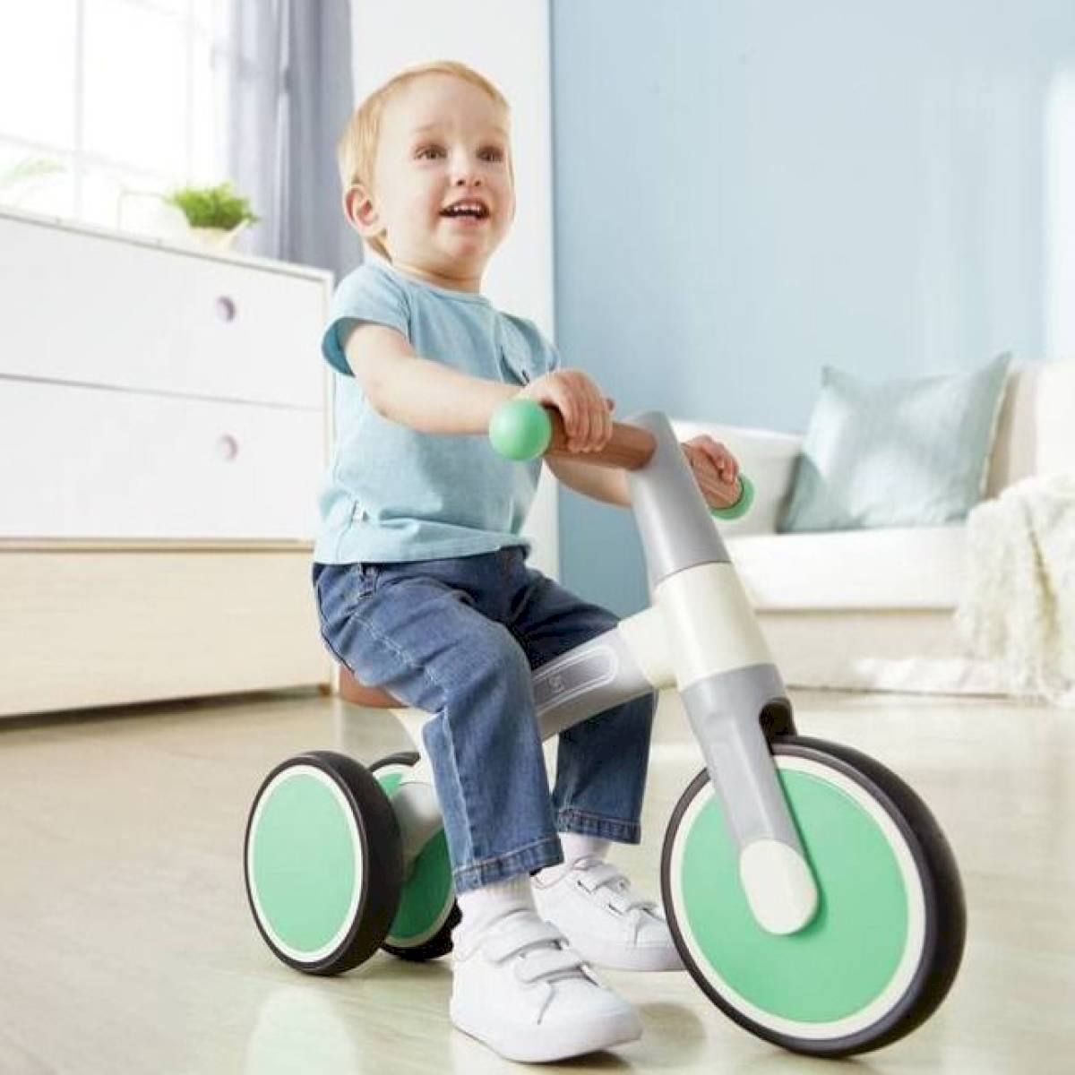Premier tricycle pastel vert