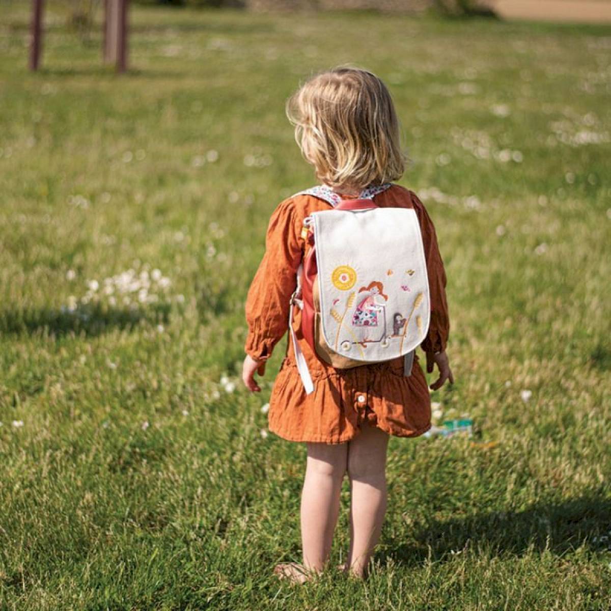 Sac à dos la fille et la trottinette