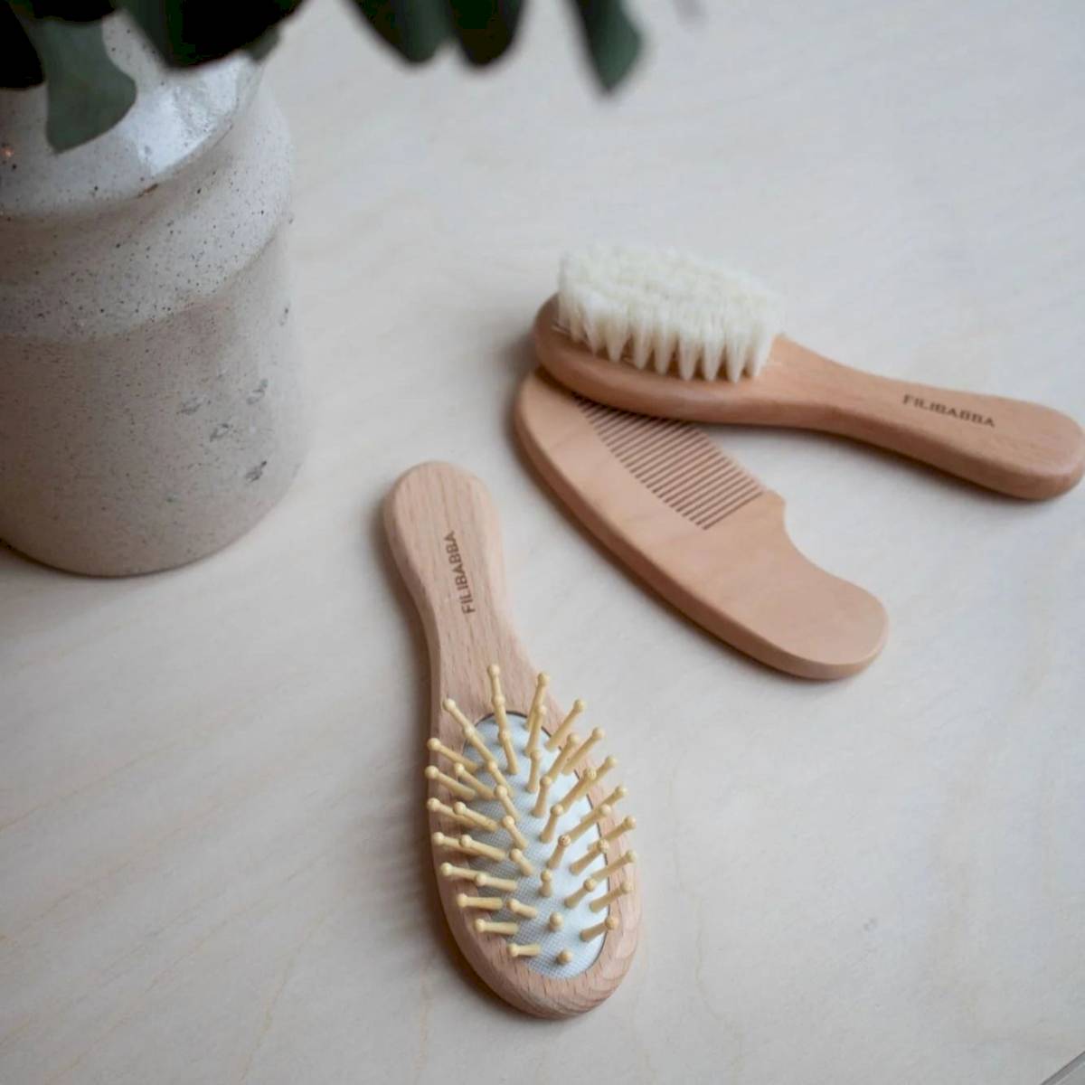 Set brosses à cheveux et peigne bébé en bois