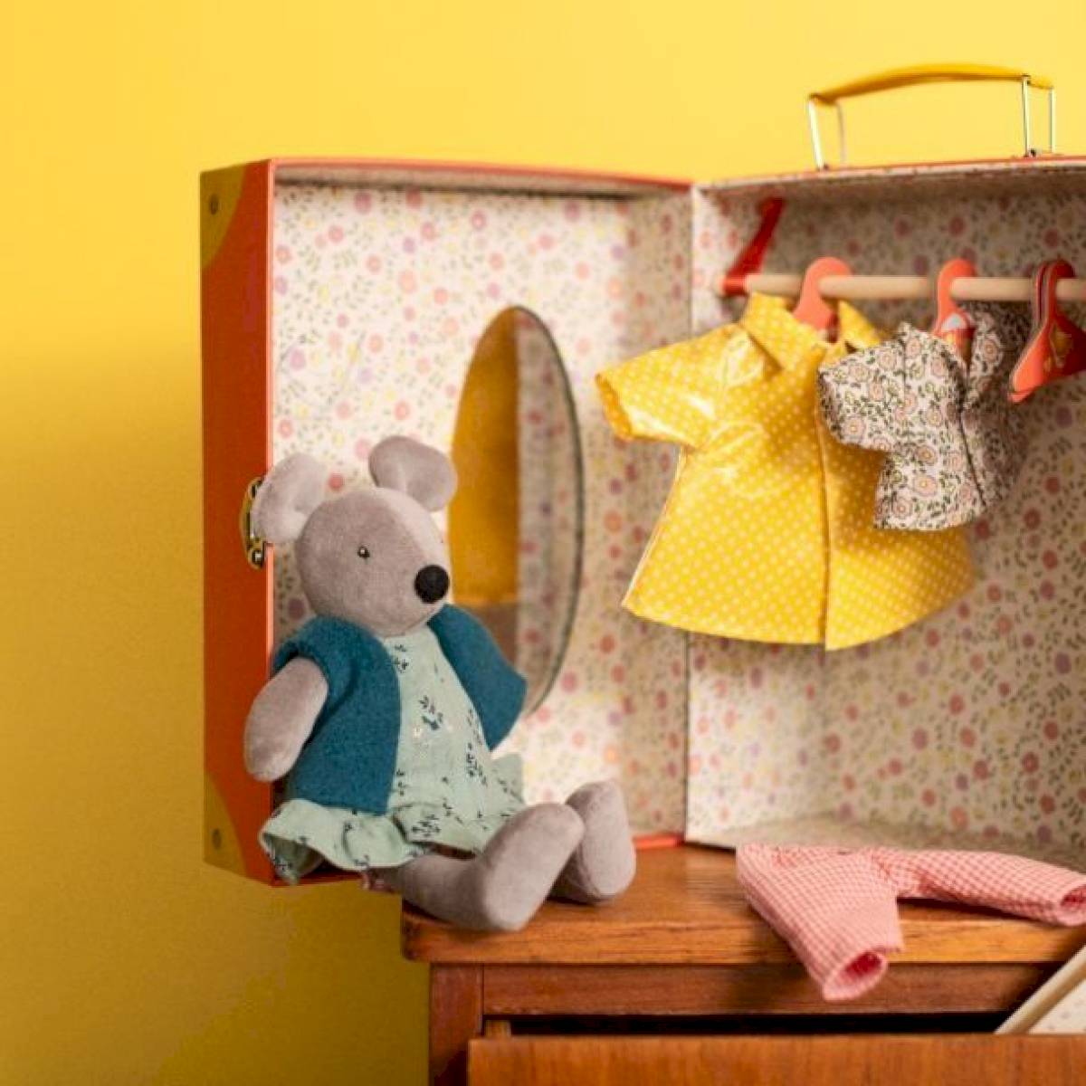 Valise La petite armoire de Sylvain La Grande Famille(dupliqué)