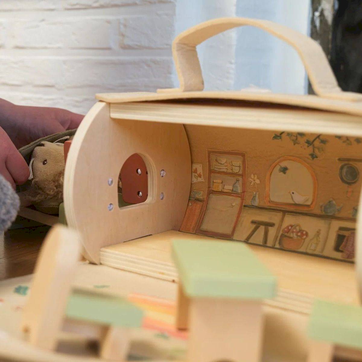 La maison en rondins et ses amis miniatures