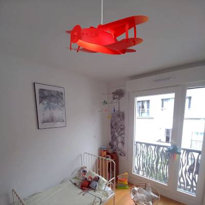 Lampe suspension avion biplan rouge